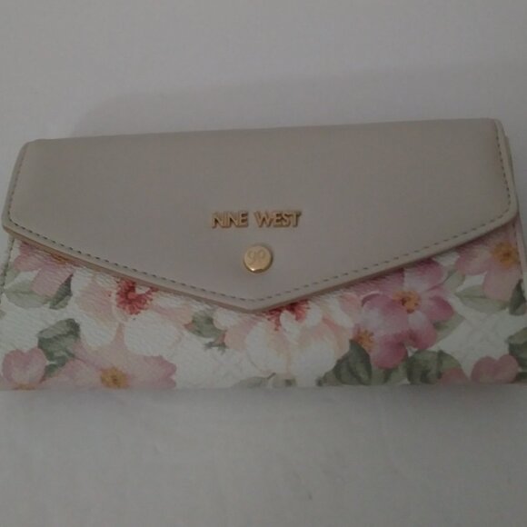 Nine West Norah Floral Beige Tri-fold Wallet - Picture 11 of 14